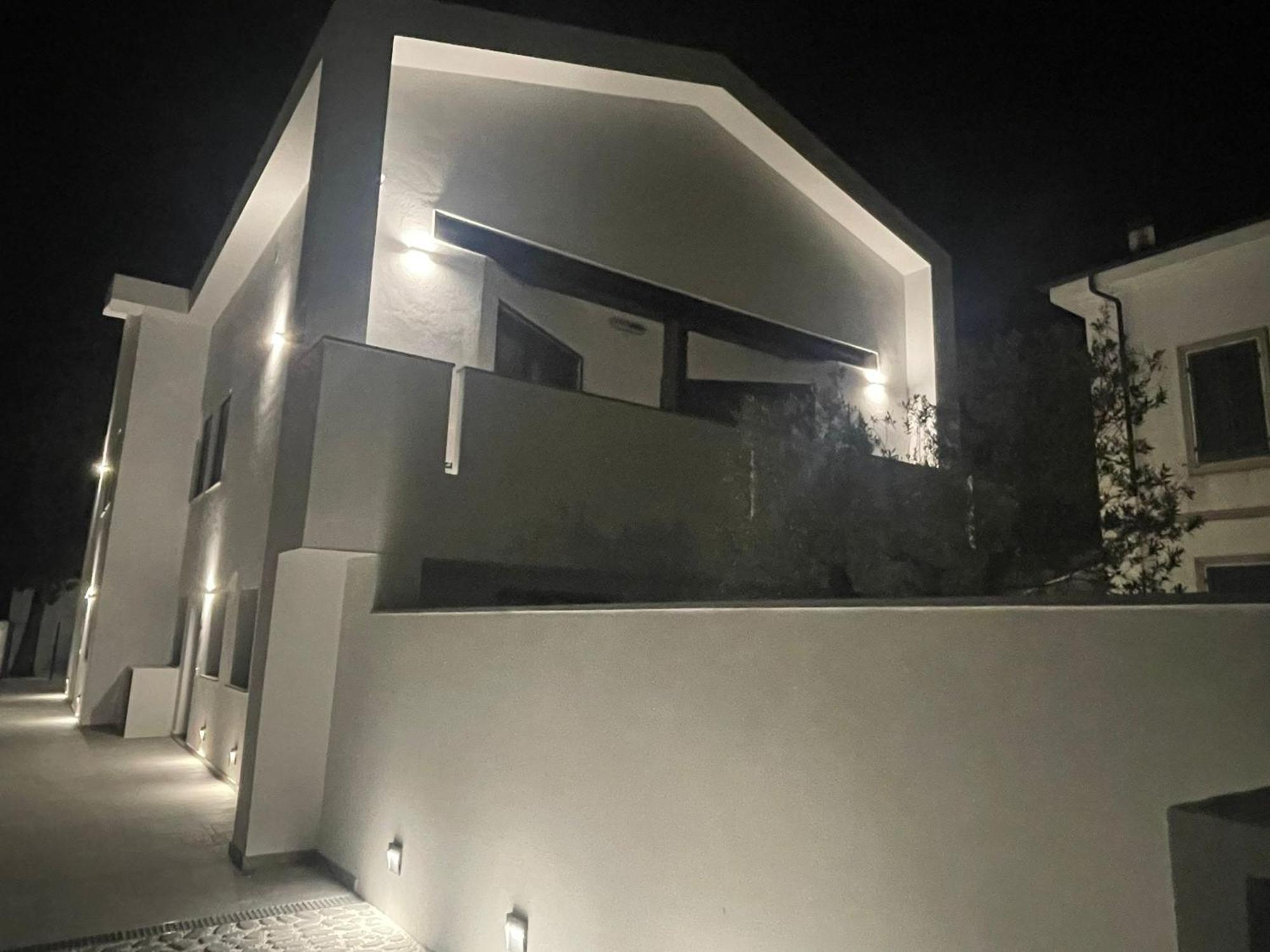 Elisa Apartments B - In Front Of The Walls Of لوكا المظهر الخارجي الصورة